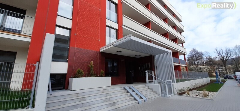 Pronájem částečně zařízené novostavby 1+kk 47 m2, s terasou, novostavba Rezidence Bartoška