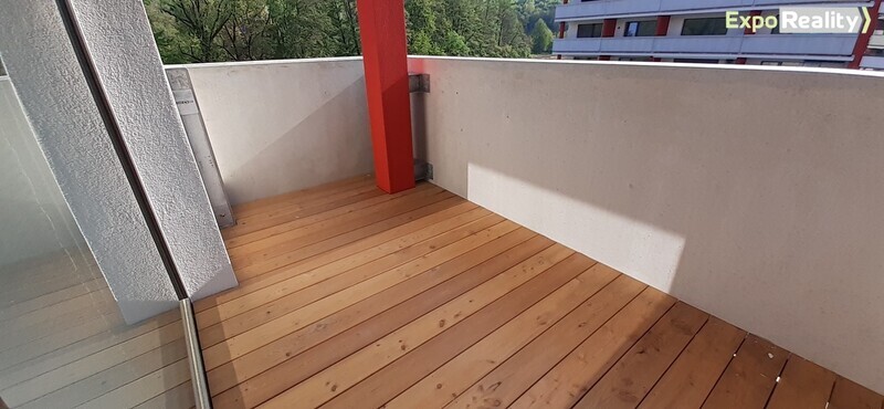 Pronájem částečně zařízené novostavby 1+kk 47 m2, s terasou, novostavba Rezidence Bartoška