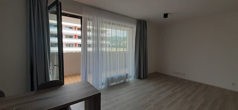 Pronájem částečně zařízené novostavby 1+kk 47 m2, s terasou, novostavba Rezidence Bartoška