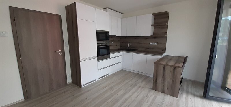 Pronájem částečně zařízené novostavby 1+kk 47 m2, s terasou, novostavba Rezidence Bartoška