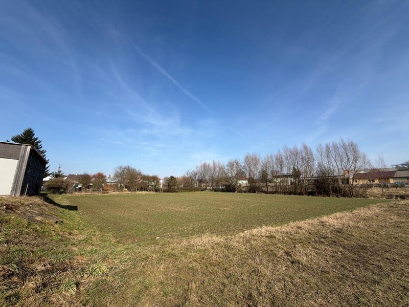 Prodej pozemku v Míškovicích pro komerční využití – výroba a skladování