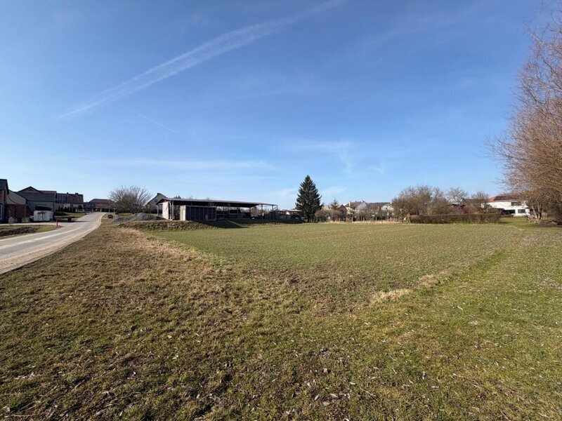 Prodej pozemku v Míškovicích pro komerční využití – výroba a skladování