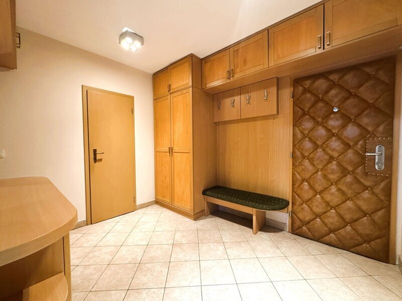 Pronájem luxusního bytu 4+kk, 107 m², dvě parkovací stání – Tyršovo nábřeží, Zlín