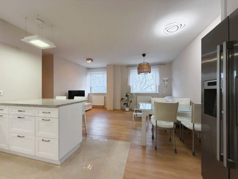 Pronájem luxusního bytu 4+kk, 107 m², dvě parkovací stání – Tyršovo nábřeží, Zlín