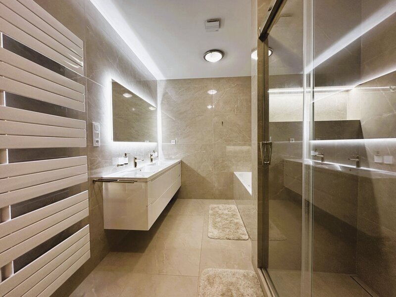 Pronájem luxusního bytu 4+kk, 107 m², dvě parkovací stání – Tyršovo nábřeží, Zlín