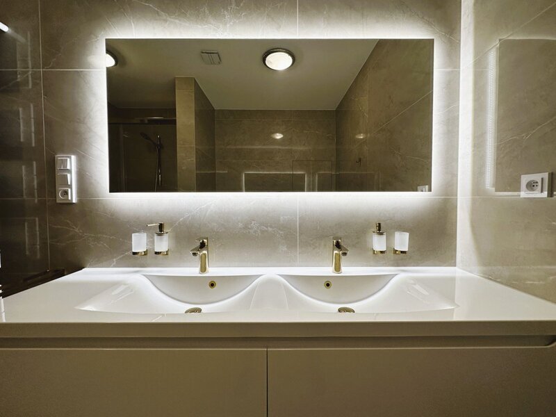 Pronájem luxusního bytu 4+kk, 107 m², dvě parkovací stání – Tyršovo nábřeží, Zlín