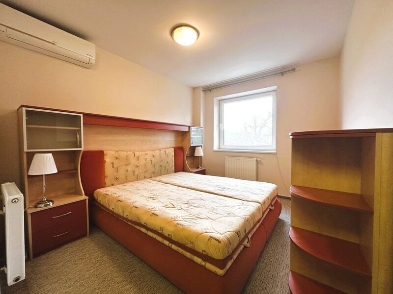 Pronájem luxusního bytu 4+kk, 107 m², dvě parkovací stání – Tyršovo nábřeží, Zlín