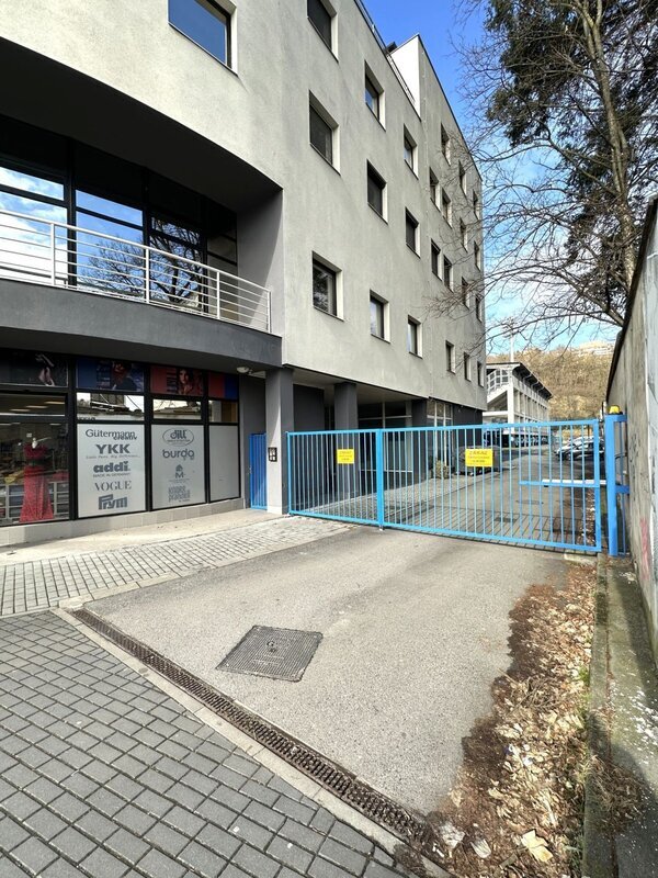 Pronájem luxusního bytu 4+kk, 107 m², dvě parkovací stání – Tyršovo nábřeží, Zlín