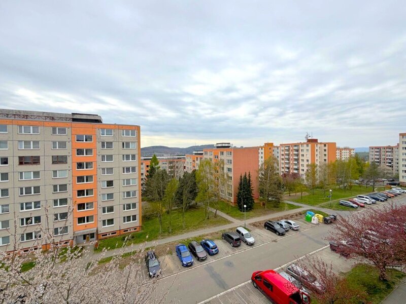 Prodej prostorného bytu 4+1 s lodžií a sklepem ve vyhledávané lokalitě Zlín – Podlesí III.