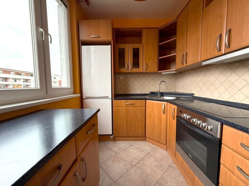 Prodej prostorného bytu 4+1 s lodžií a sklepem ve vyhledávané lokalitě Zlín – Podlesí III.