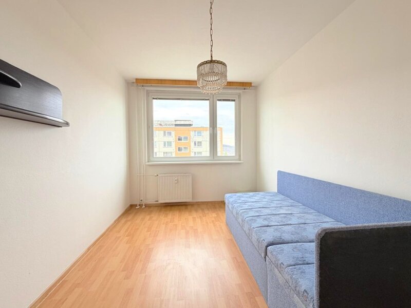 Prodej prostorného bytu 4+1 s lodžií a sklepem ve vyhledávané lokalitě Zlín – Podlesí III.