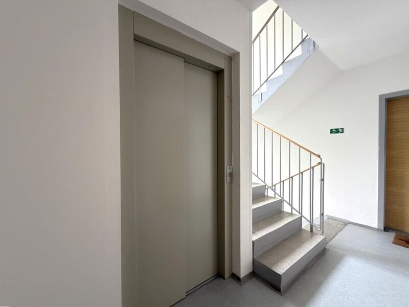 Prodej prostorného bytu 4+1 s lodžií a sklepem ve vyhledávané lokalitě Zlín – Podlesí III.