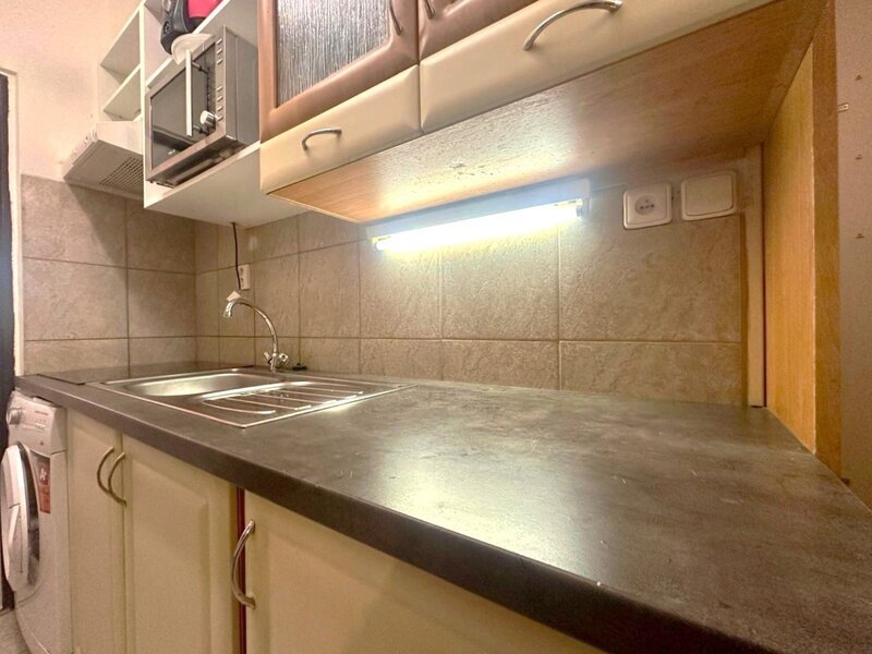 Prodej bytu 1+kk s prostornou lodžií s krásným výhledem a sklepem, 31 m² – Otrokovice, Kvítkovice