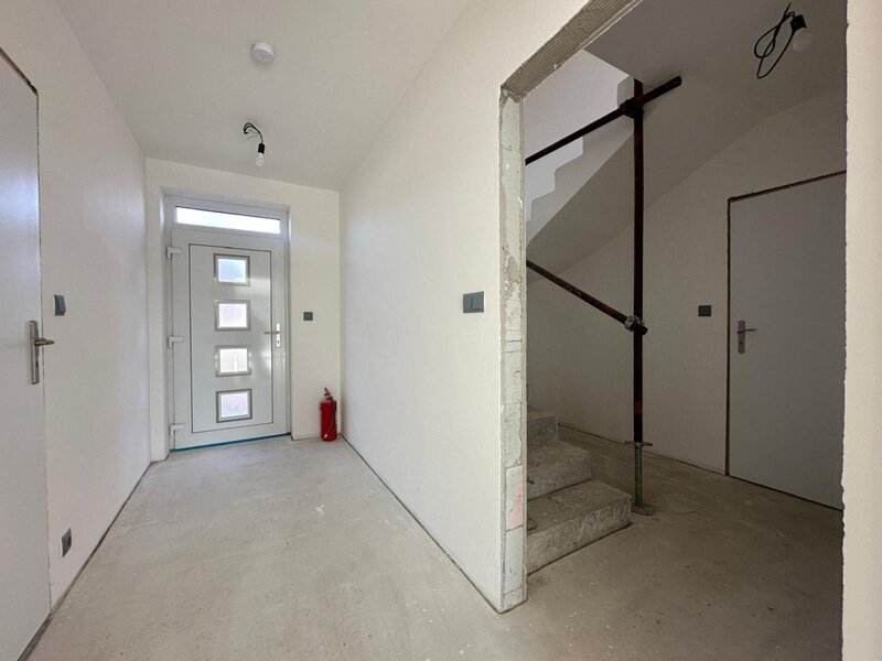 Prodej moderního rodinného domu 5+kk s garáží a zahradou – Míškovice u Zlína