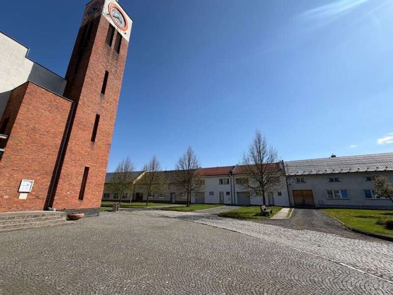 Prodej moderního rodinného domu 5+kk s garáží a zahradou – Míškovice u Zlína