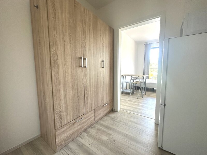 Stylové bydlení ve Zlíně! Pronájem moderního bytu 1+kk s terasou a sklepem v Rezidenci Bartoška