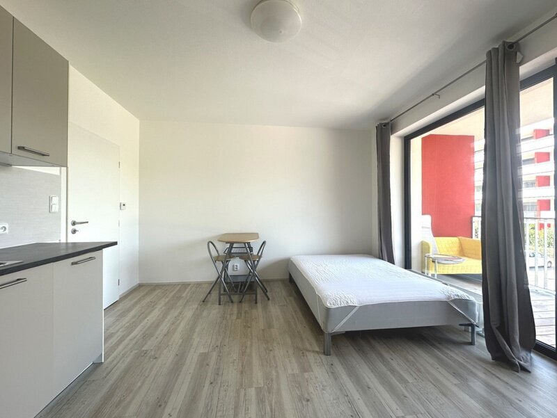 Stylové bydlení ve Zlíně! Pronájem moderního bytu 1+kk s terasou a sklepem v Rezidenci Bartoška