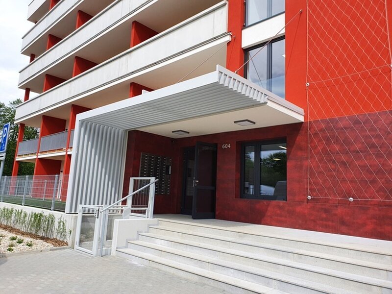 Stylové bydlení ve Zlíně! Pronájem moderního bytu 1+kk s terasou a sklepem v Rezidenci Bartoška