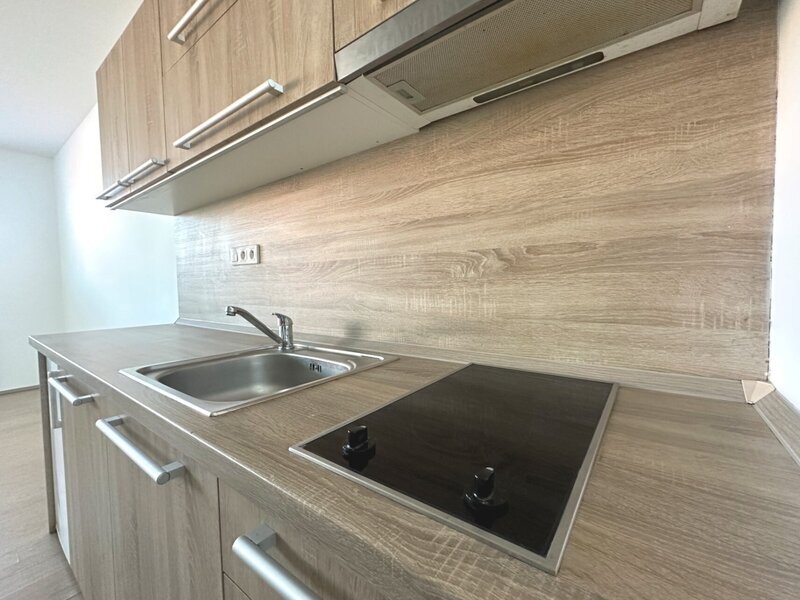Pronájem bytu 1+kk s parkovacím stáním, 29 m², Zlín – Bartošova čtvrť