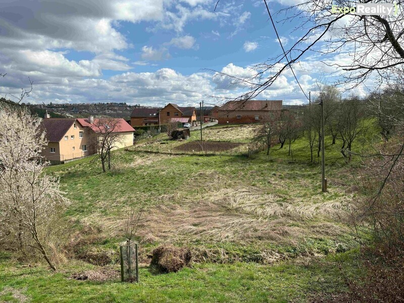 Nabízíme k prodeji stavební pozemek o celkové výměře