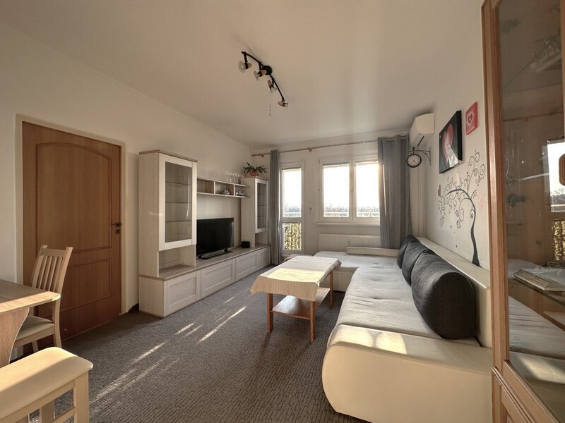 Prodej bytu 3+1 s balkonem – Zlín, Malenovice, ul. Husova