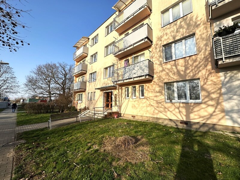 Prodej bytu 3+1 s balkonem – Zlín, Malenovice, ul. Husova