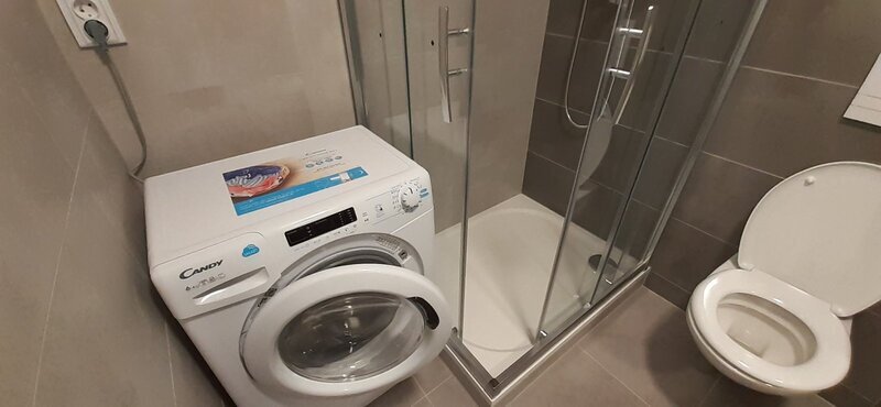 Pronájem pěkného 1+kk, v novostavbě, se sklepem, blízko centra, Zlín