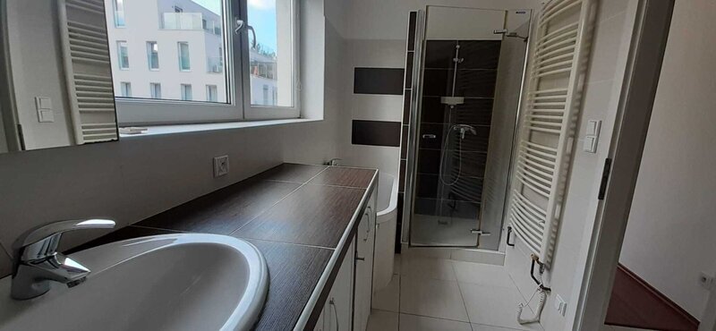 Byt 3+kk, 91 m2, s vyhrazeným oploceným parkovacím stáním u domu, se sklepem, Tř. T. Bati, Zlín