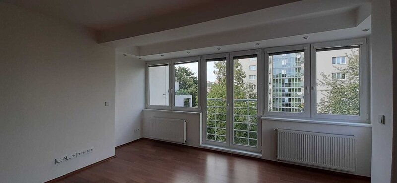 Byt 3+kk, 91 m2, s vyhrazeným oploceným parkovacím stáním u domu, se sklepem, Tř. T. Bati, Zlín