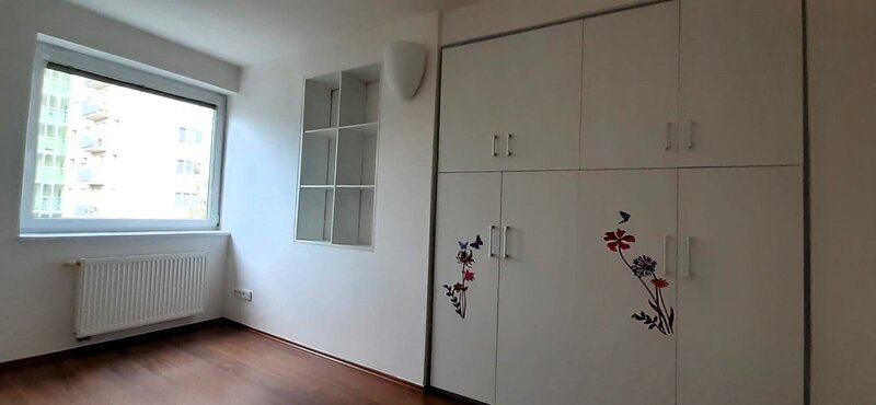 Byt 3+kk, 91 m2, s vyhrazeným oploceným parkovacím stáním u domu, se sklepem, Tř. T. Bati, Zlín