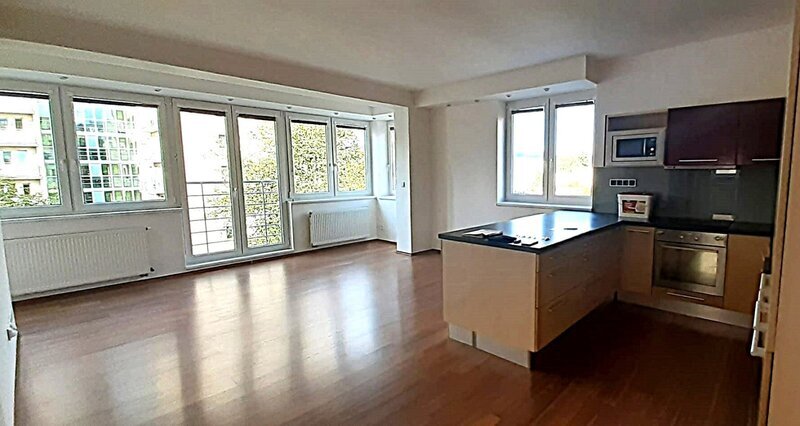 Pronájem bytu 3+kk, 91 m2, se sklepem v I.NP, Tř. T. Bati, Zlín