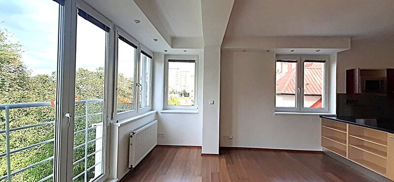Pronájem byt 3+kk, 91 m2, s vyhrazeným parkovacím stáním u domu, se sklepem, Tř. T. Bati, Zlín