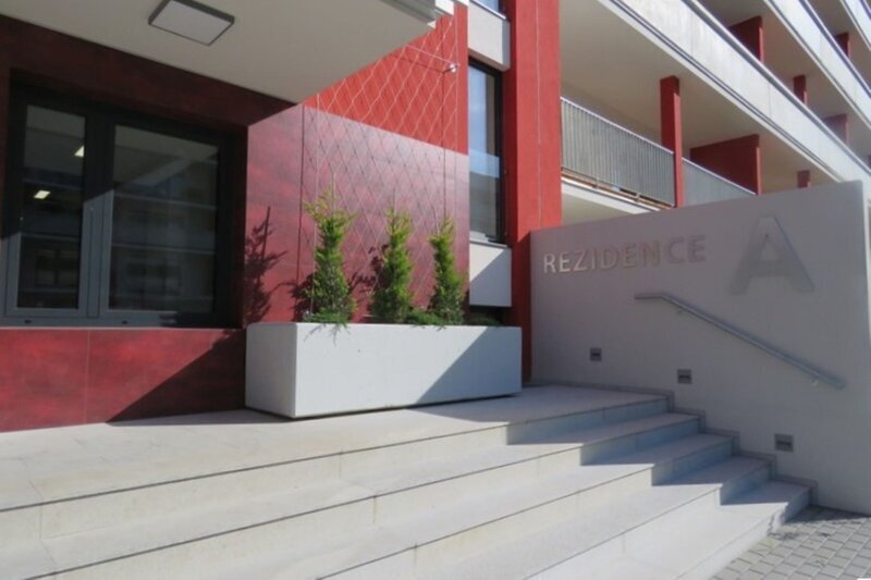 Pronájem moderního bytu 1+kk s terasou – Bartošova čtvrť