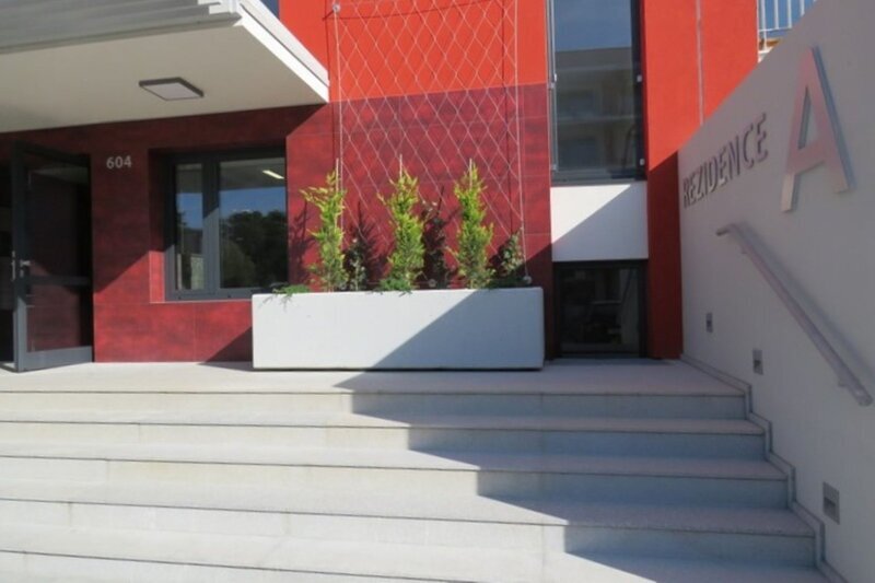 Pronájem moderního bytu 1+kk s terasou – Bartošova čtvrť