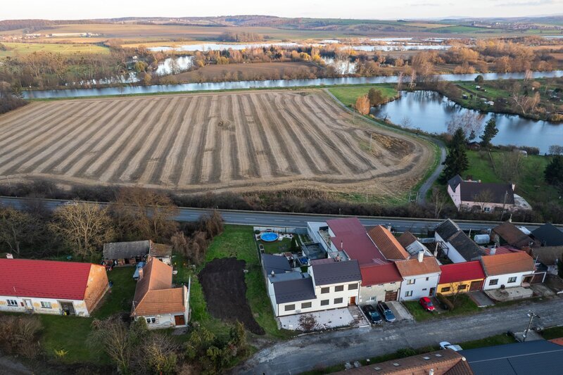 Stavební pozemek v klidné lokalitě Spytihněv u Uherského Hradiště.