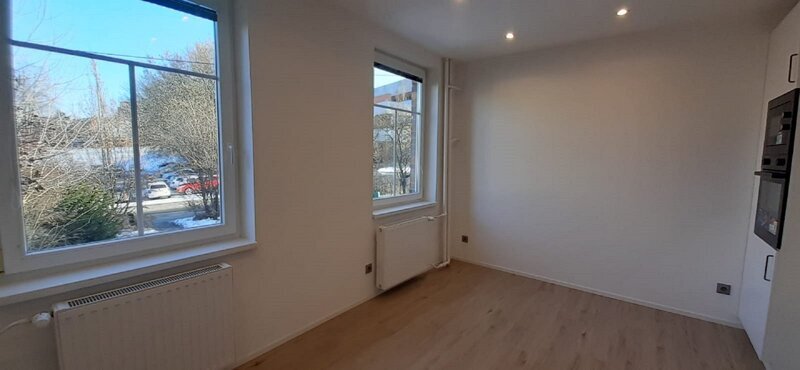 Nabízíme na prodej byt 1+1, rozloha 30,5 m², Zlín, v bytovém domě na ul. U Zimního stadionu