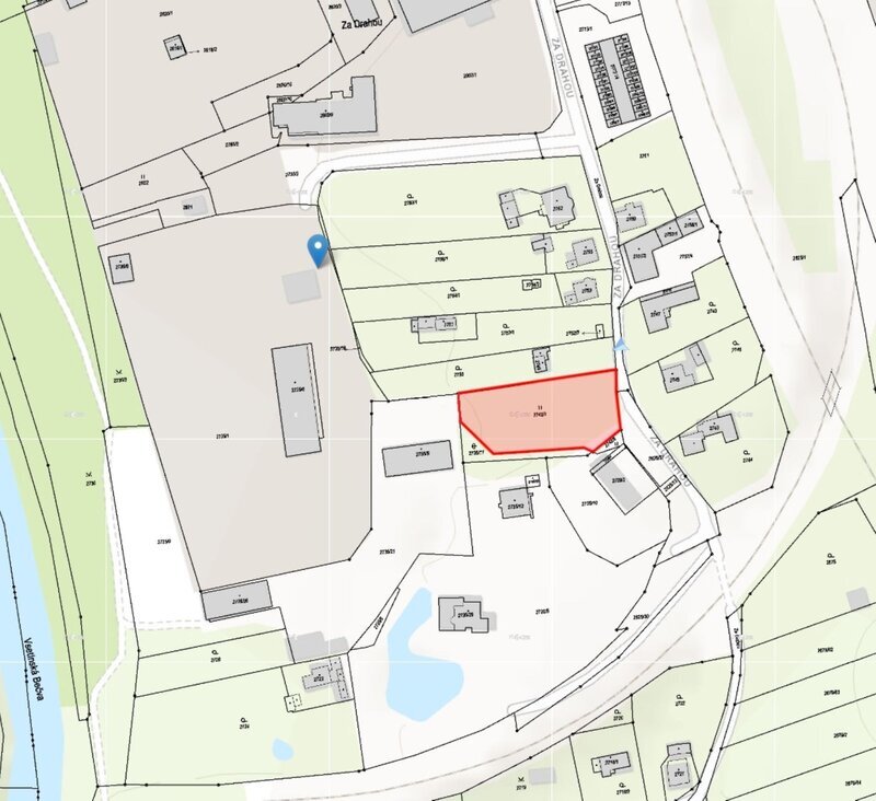 Komerce i bydlení na jednom místě? Tento pozemek ve Valašském Meziříčí nabízí obojí!