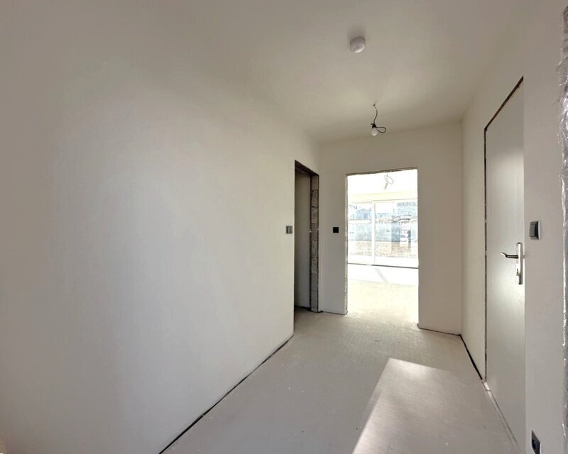 Prodej moderního rodinného domu 5+kk s garáží a zahradou – Míškovice u Zlína