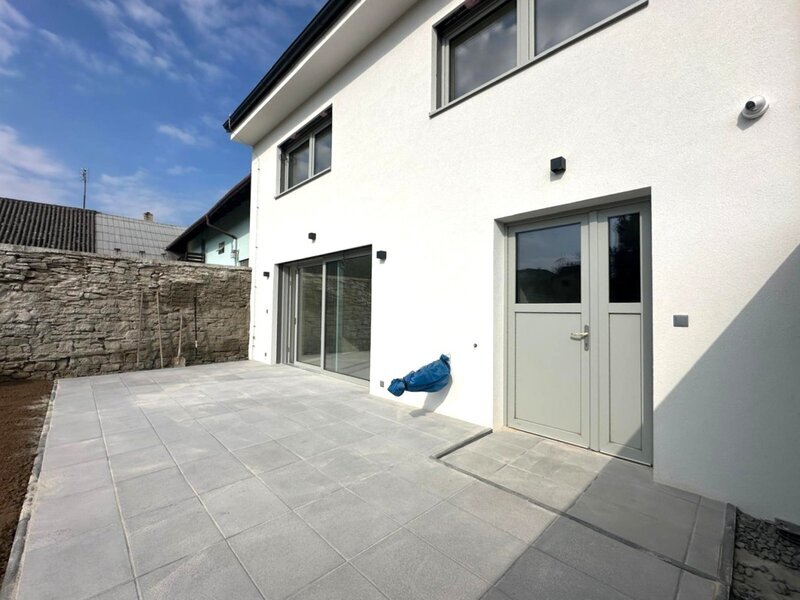 Prodej moderního rodinného domu 5+kk s garáží a zahradou – Míškovice u Zlína