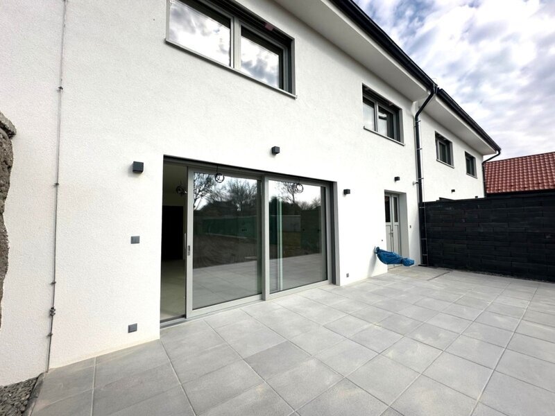 Prodej moderního rodinného domu 5+kk s garáží a zahradou – Míškovice u Zlína