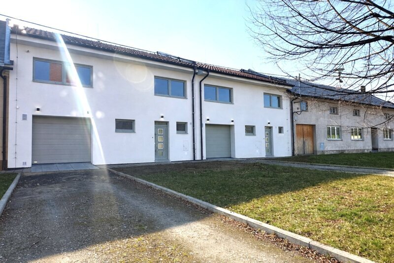 Prodej moderního rodinného domu 5+kk s garáží a zahradou – Míškovice u Zlína