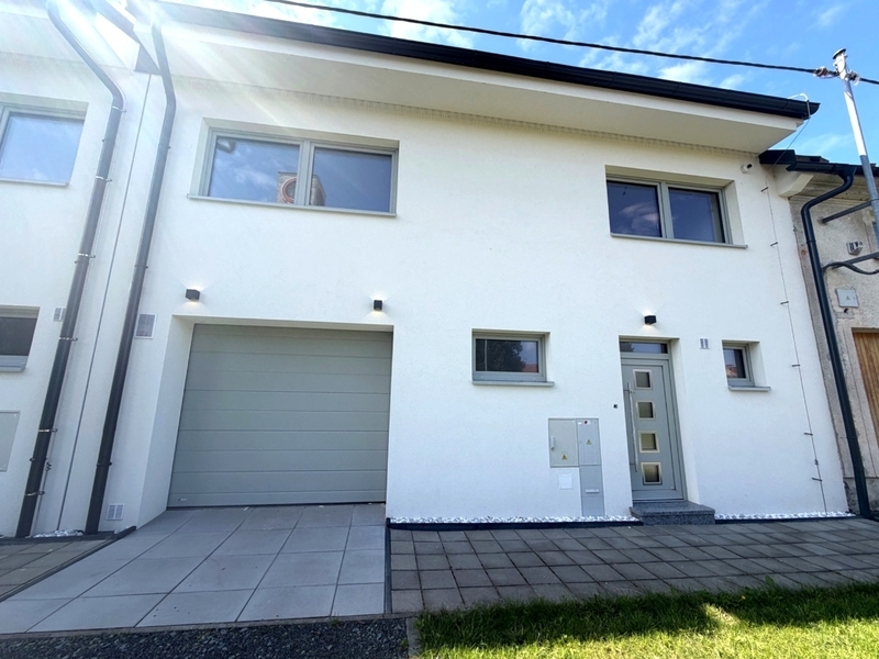 Prodej moderního rodinného domu 5+kk s garáží a zahradou, Míškovice u Zlína