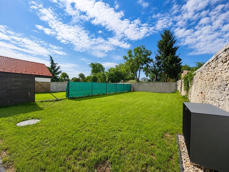 Prodej moderního rodinného domu 5+kk s garáží a zahradou, Míškovice u Zlína