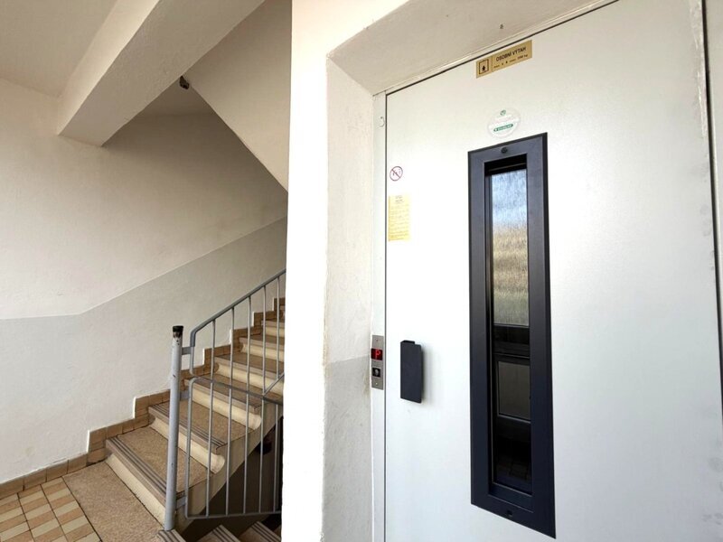 K pronájmu prostorný slunný byt 3+1 s balkonem, 68 m², Malenovice - Tř. Svobody