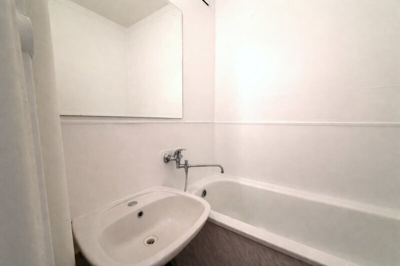 K pronájmu prostorný slunný byt 3+1 s balkonem, 68 m², Malenovice - Tř. Svobody