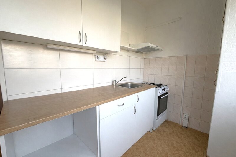 K pronájmu prostorný slunný byt 3+1 s balkonem, 68 m², Malenovice - Tř. Svobody