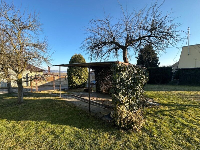 Prodej stavebního pozemku – v obci Roštění u Holešova