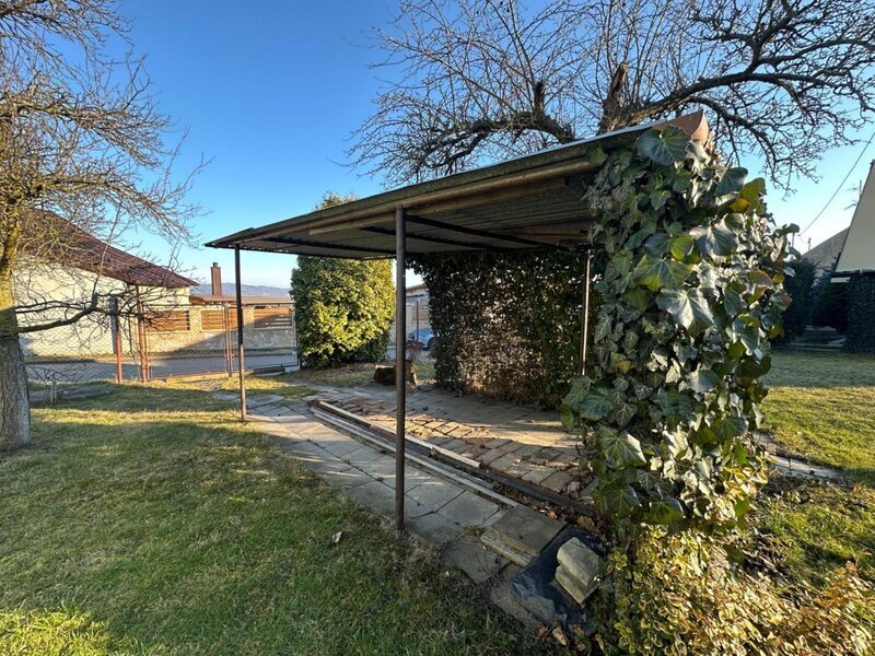 Prodej stavebního pozemku – v obci Roštění u Holešova