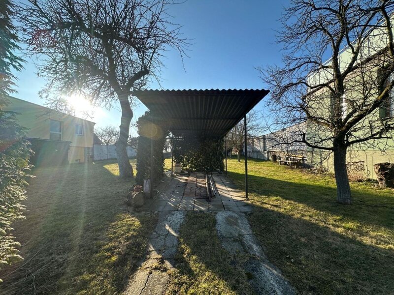 Prodej stavebního pozemku – v obci Roštění u Holešova