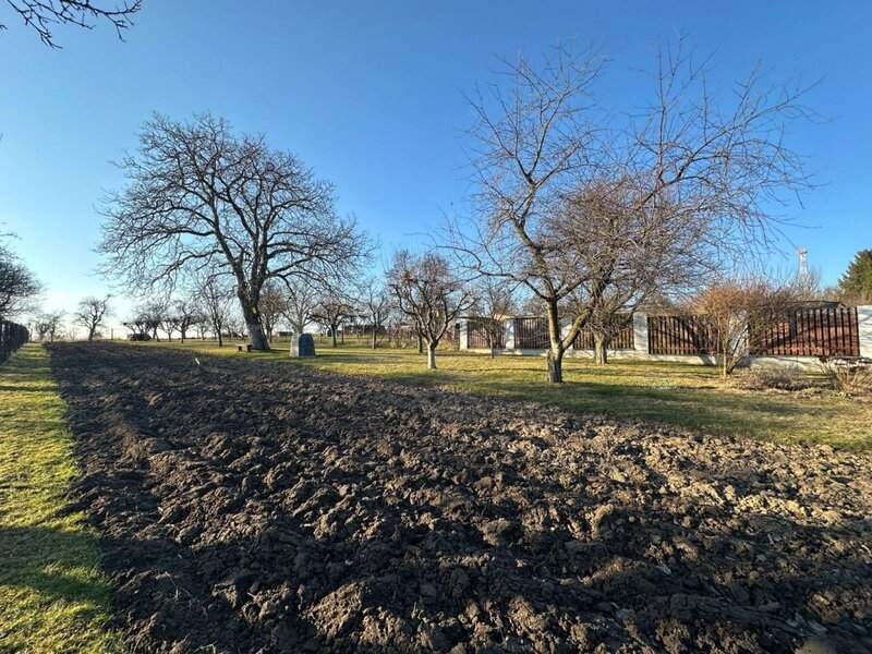 Prodej stavebního pozemku – v obci Roštění u Holešova